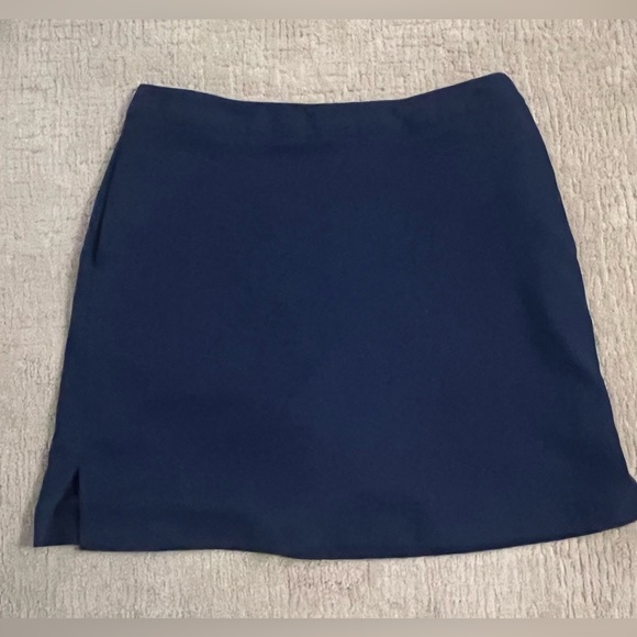 GREG NORMAN PERFECT FIT GOLF SKORT - Picture 1 of 3